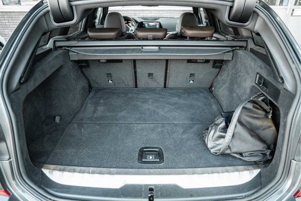 BMW 3 Serie Touring 320e Business Edition Plus | M sport | Pano | HUD | Leder