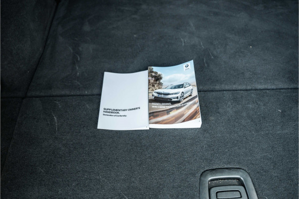 BMW 3 Serie Touring 320e Business Edition Plus | M sport | Pano | HUD | Leder
