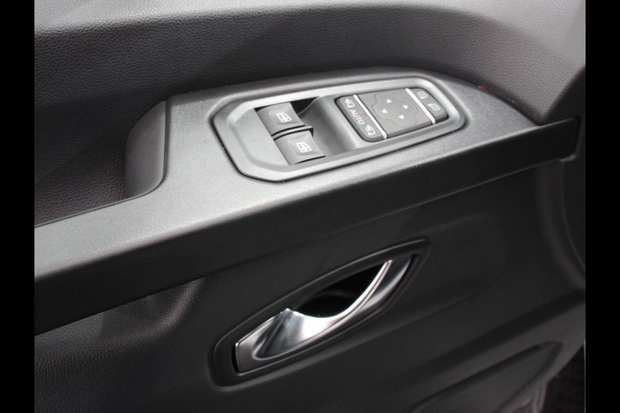 Renault Trafic 2.0 Blue dC1 150 EDC T29 L2H1 Extra Dubbele Cabine | Navigatie | Airco | Lichtmetalen velgen | Betimmering | Trekhaak | Camera | Parkeer sensoren | Dab