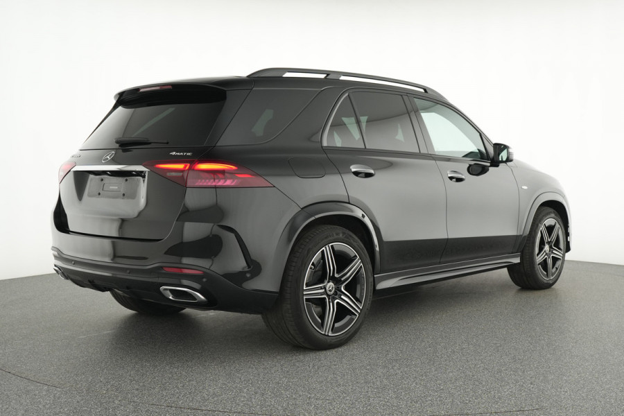 Mercedes-Benz GLE 400e AMG // Luchtvering // Trekhaak 3.300kg // Distronic // Leder // Memory // Panoramadak // 360 Camera // Headup