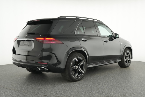 Mercedes-Benz GLE 400e AMG // Luchtvering // Trekhaak 3.300kg // Distronic // Leder // Memory // Panoramadak // 360 Camera // Headup