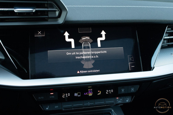 Audi A3 Sportback 40 TFSIe S line Panoramadak Elektrische Stoelverwarming Sfeerverlichting