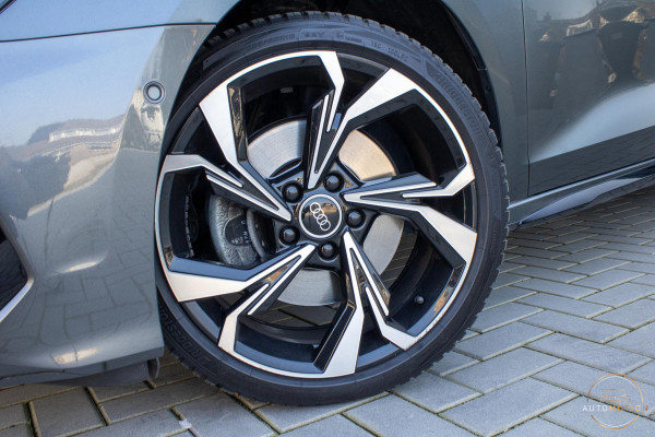 Audi A3 Sportback 40 TFSIe S line Panoramadak Elektrische Stoelverwarming Sfeerverlichting