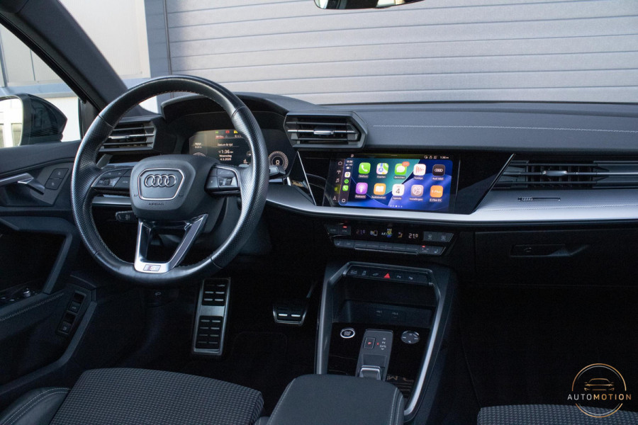 Audi A3 Sportback 40 TFSIe S line Panoramadak Elektrische Stoelverwarming Sfeerverlichting