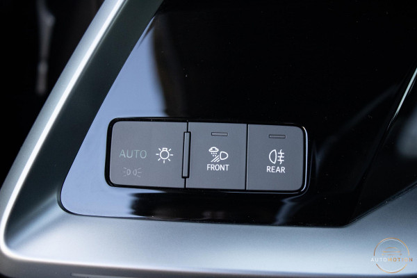 Audi A3 Sportback 40 TFSIe S line Panoramadak Elektrische Stoelverwarming Sfeerverlichting