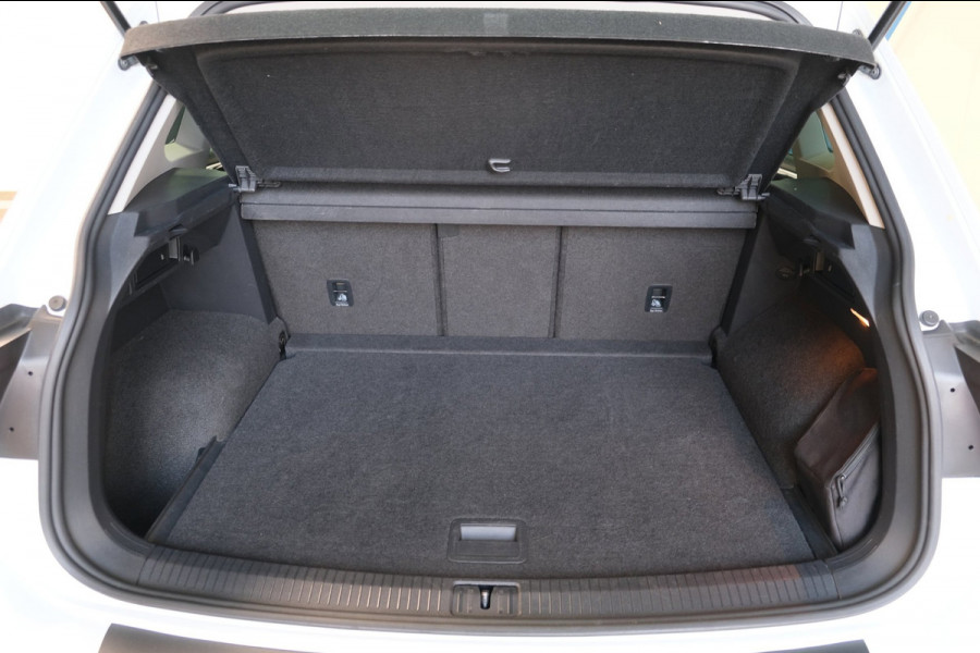 Volkswagen Tiguan 1.4 TSI ACT Comfortline Business automaat - Airco, Cruise, Camera, Carplay, PDC, Trekhaak.