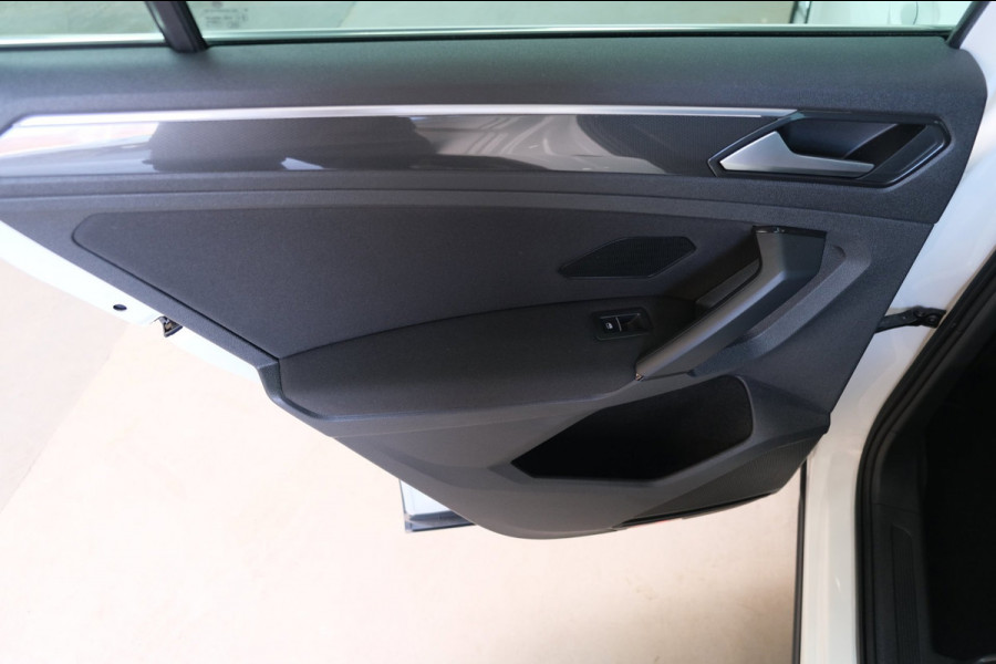 Volkswagen Tiguan 1.4 TSI ACT Comfortline Business automaat - Airco, Cruise, Camera, Carplay, PDC, Trekhaak.