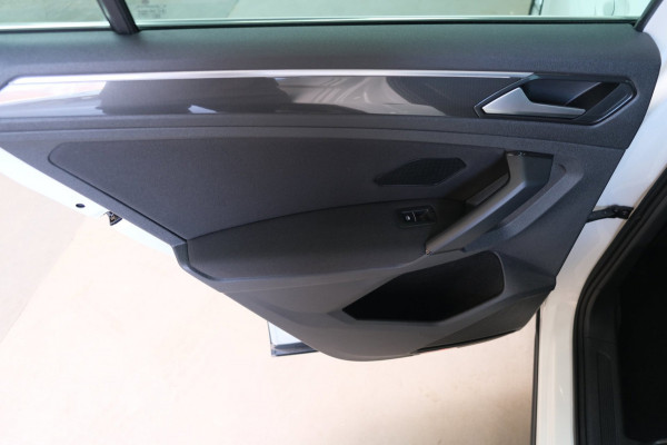 Volkswagen Tiguan 1.4 TSI ACT Comfortline Business automaat - Airco, Cruise, Camera, Carplay, PDC, Trekhaak.