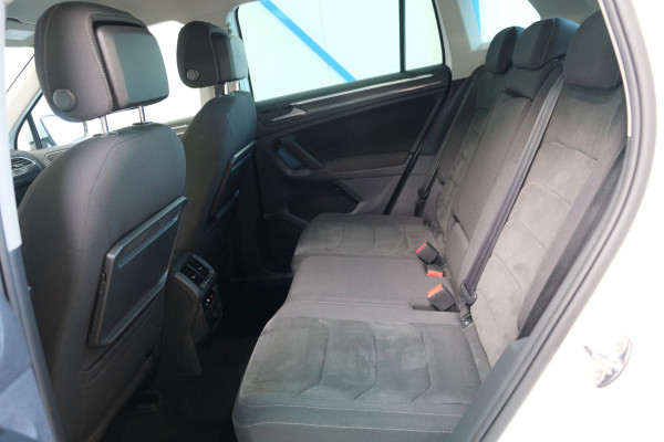 Volkswagen Tiguan 1.4 TSI ACT Comfortline Business automaat - Airco, Cruise, Camera, Carplay, PDC, Trekhaak.