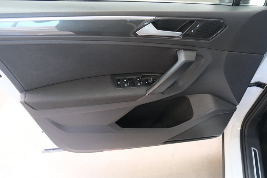 Volkswagen Tiguan 1.4 TSI ACT Comfortline Business automaat - Airco, Cruise, Camera, Carplay, PDC, Trekhaak.