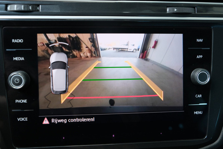 Volkswagen Tiguan 1.4 TSI ACT Comfortline Business automaat - Airco, Cruise, Camera, Carplay, PDC, Trekhaak.