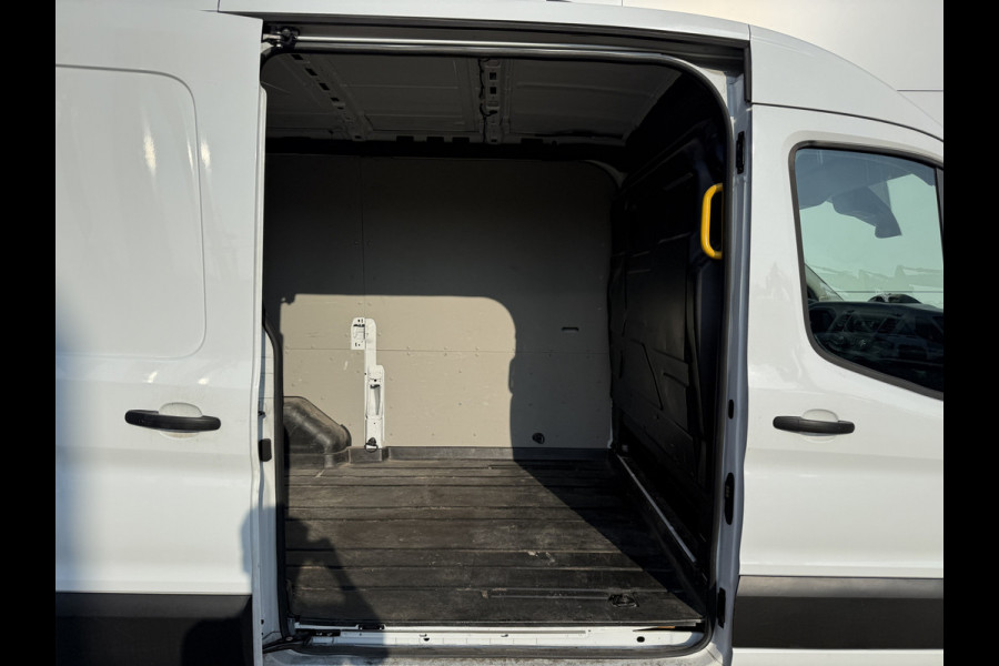 Ford Transit 2.0 TDCI 130PK L2H2 Airco Cruise Control Lane Assist Parkeersensoren