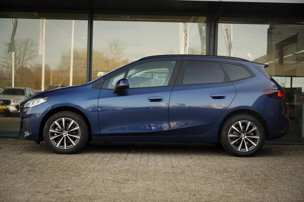 BMW 2 Serie Active Tourer 220i / Aut / Navi / Trekhaak Elektrisch / Incl BTW