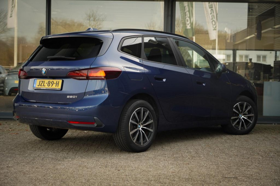 BMW 2 Serie Active Tourer 220i / Aut / Navi / Trekhaak Elektrisch / Incl BTW