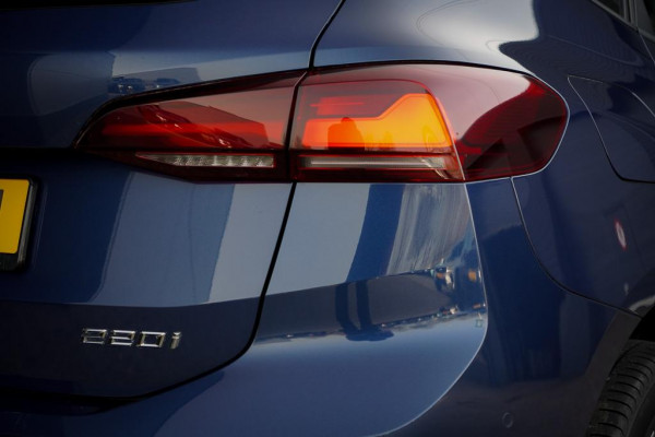 BMW 2 Serie Active Tourer 220i / Aut / Navi / Trekhaak Elektrisch / Incl BTW