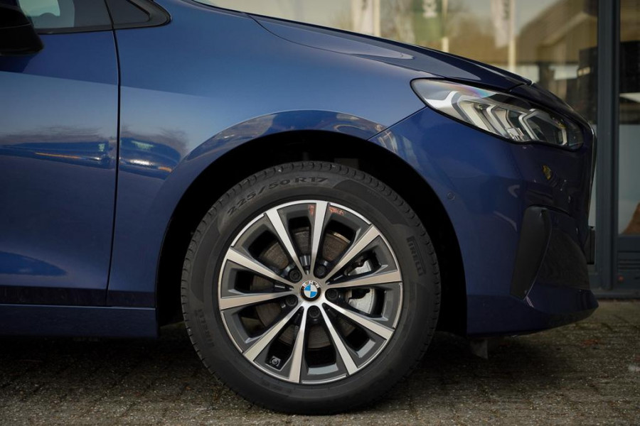 BMW 2 Serie Active Tourer 220i / Aut / Navi / Trekhaak Elektrisch / Incl BTW