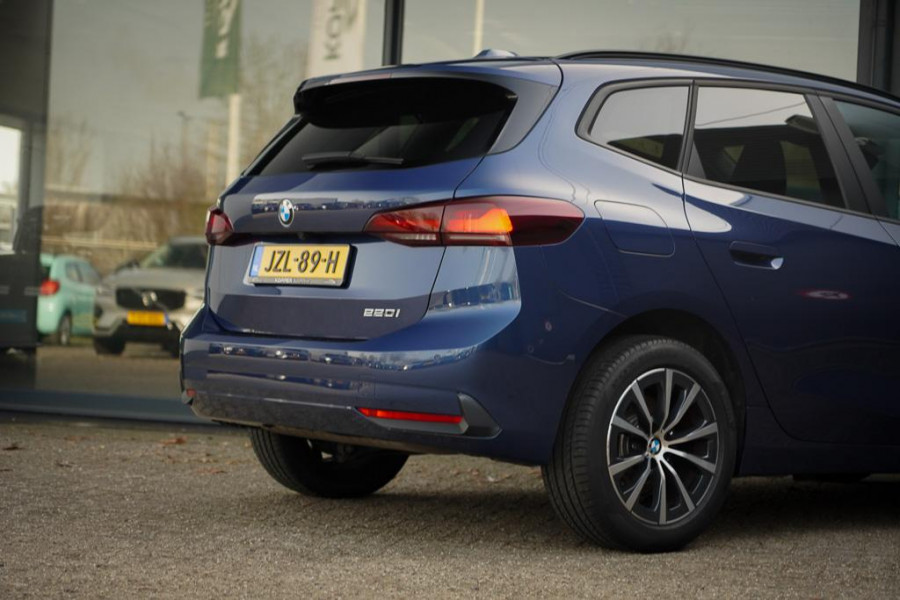 BMW 2 Serie Active Tourer 220i / Aut / Navi / Trekhaak Elektrisch / Incl BTW
