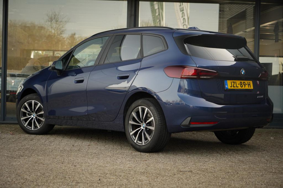 BMW 2 Serie Active Tourer 220i / Aut / Navi / Trekhaak Elektrisch / Incl BTW