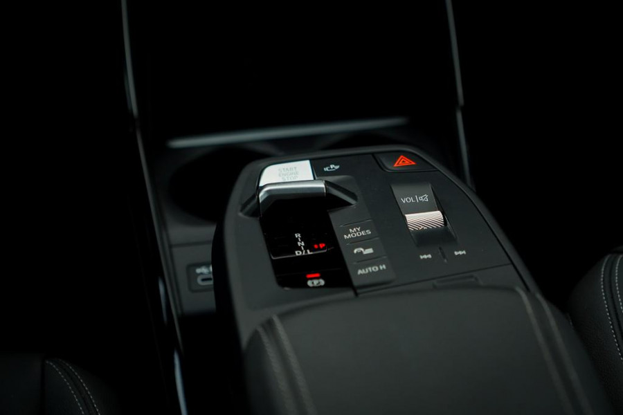 BMW 2 Serie Active Tourer 220i / Aut / Navi / Trekhaak Elektrisch / Incl BTW