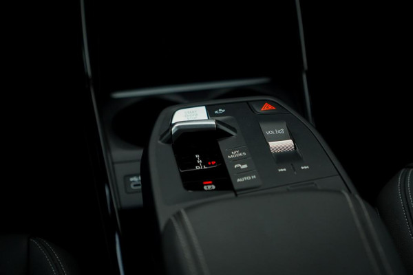 BMW 2 Serie Active Tourer 220i / Aut / Navi / Trekhaak Elektrisch / Incl BTW