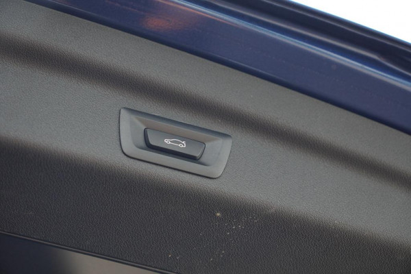 BMW 2 Serie Active Tourer 220i / Aut / Navi / Trekhaak Elektrisch / Incl BTW