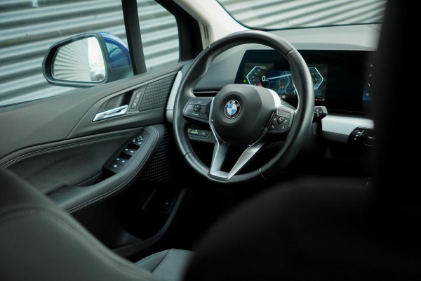 BMW 2 Serie Active Tourer 220i / Aut / Navi / Trekhaak Elektrisch / Incl BTW