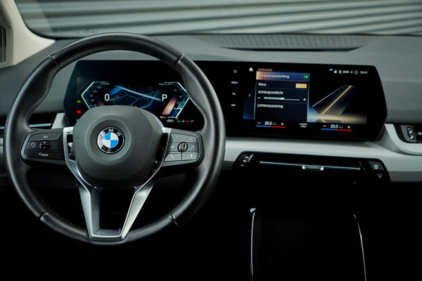 BMW 2 Serie Active Tourer 220i / Aut / Navi / Trekhaak Elektrisch / Incl BTW