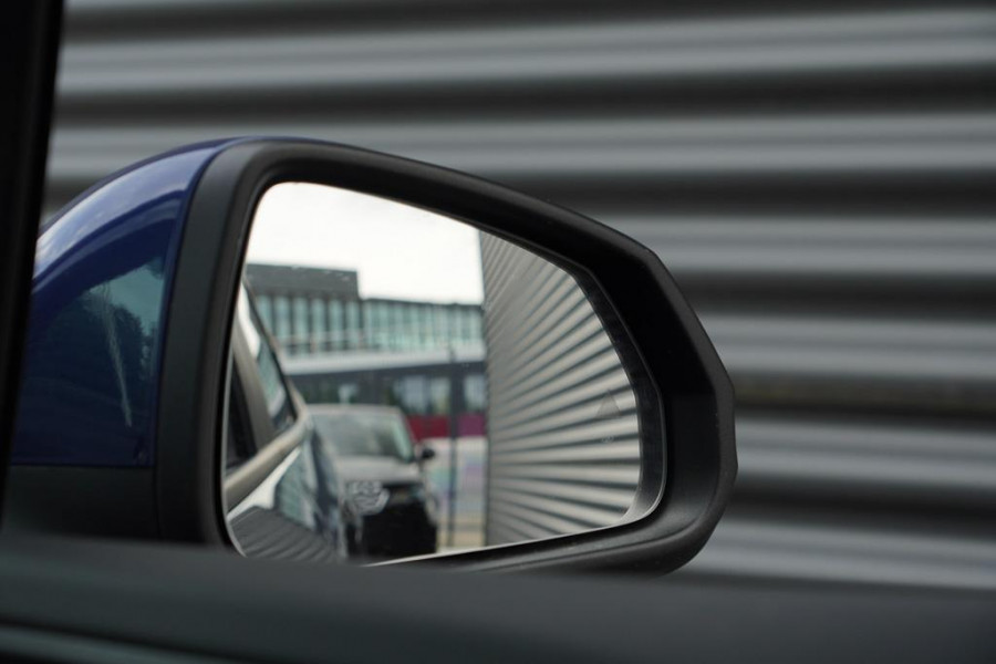 BMW 2 Serie Active Tourer 220i / Aut / Navi / Trekhaak Elektrisch / Incl BTW