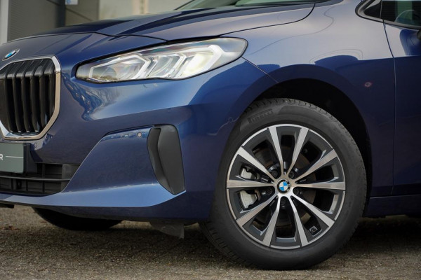 BMW 2 Serie Active Tourer 220i / Aut / Navi / Trekhaak Elektrisch / Incl BTW