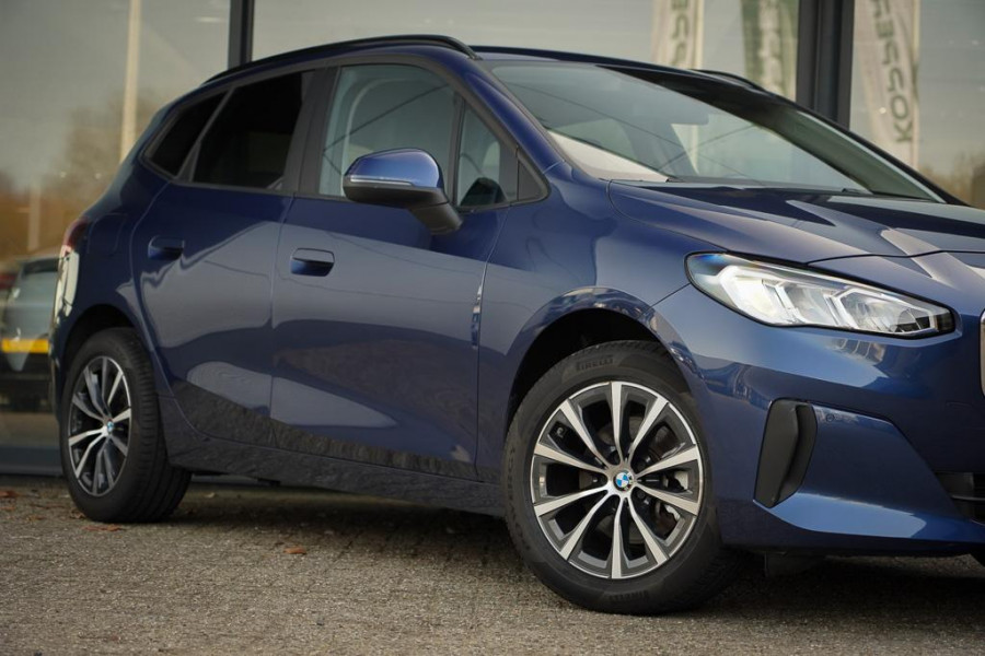 BMW 2 Serie Active Tourer 220i / Aut / Navi / Trekhaak Elektrisch / Incl BTW