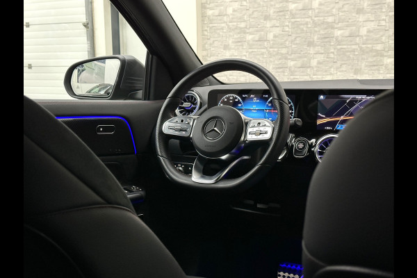 Mercedes-Benz GLA 250 e AMG Line | ACC | 360 Camera | Keyless-Go | Multi-Beam LED | Sfeerverlichting | Trekhaak 1800kg | Widescreen Cockpit | Carbon | Black Optic Pack | Dodehoek | Lane Assist | Getint Glas | Stoelverwarming | Rijklaarprijs 12 mnd. Bovag | Dec. 2022 | 19'' | Autom. Achterklep |