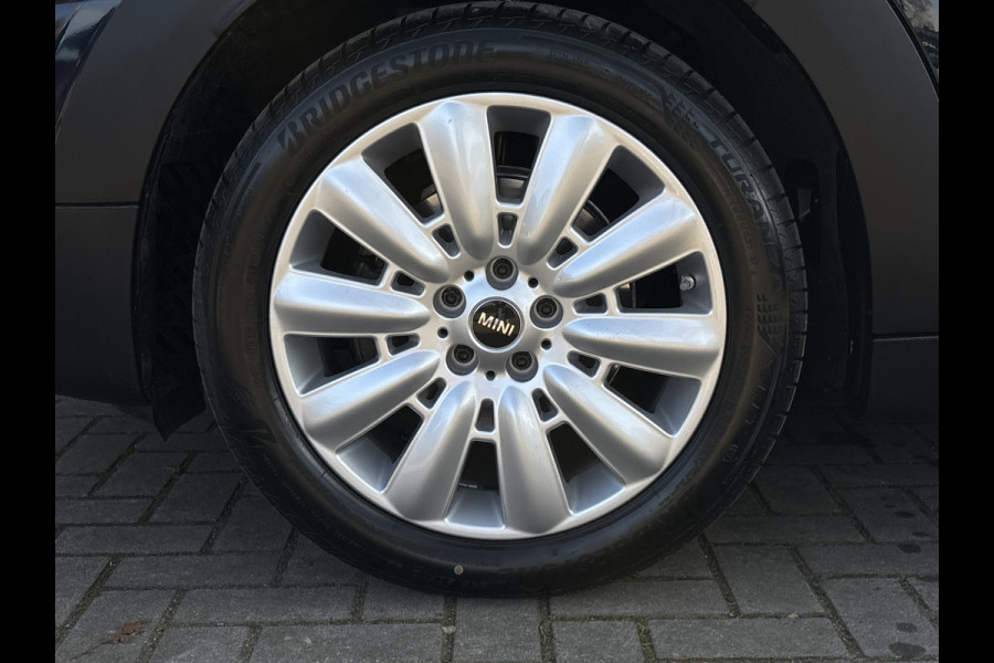 MINI Countryman 1.5 Cooper Classic Business Edition - Stoelverwarming - Navigatie -