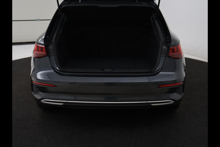 Audi A3 35 TFSI Business edition | Sportstoelen | Carplay | Virtual Cockpit | Park Assist | 18'' | Navigatie | Full LED | Climate control | Bluetooth | Cruise control