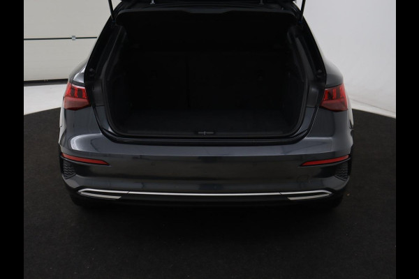 Audi A3 35 TFSI Business edition | Sportstoelen | Carplay | Virtual Cockpit | Park Assist | 18'' | Navigatie | Full LED | Climate control | Bluetooth | Cruise control