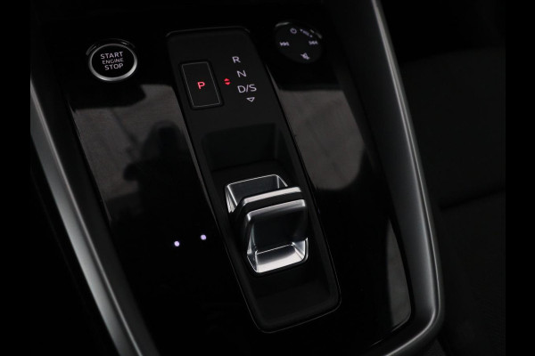 Audi A3 35 TFSI Business edition | Sportstoelen | Carplay | Virtual Cockpit | Park Assist | 18'' | Navigatie | Full LED | Climate control | Bluetooth | Cruise control