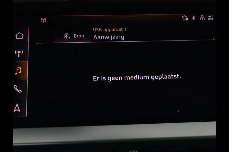 Audi A3 35 TFSI Business edition | Sportstoelen | Carplay | Virtual Cockpit | Park Assist | 18'' | Navigatie | Full LED | Climate control | Bluetooth | Cruise control
