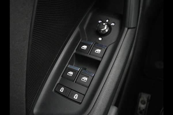 Audi A3 35 TFSI Business edition | Sportstoelen | Carplay | Virtual Cockpit | Park Assist | 18'' | Navigatie | Full LED | Climate control | Bluetooth | Cruise control