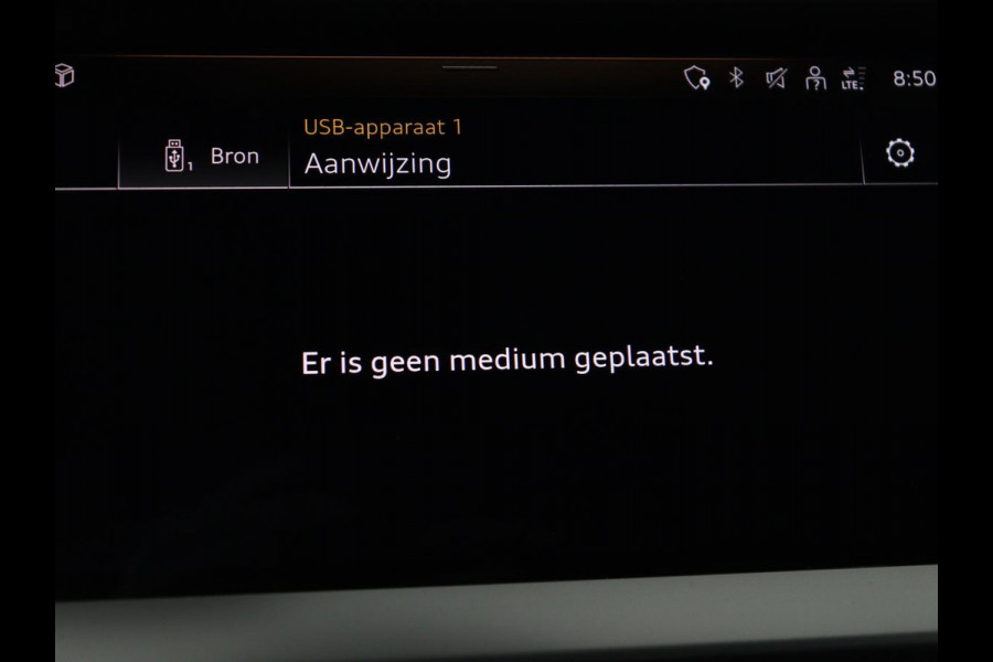 Audi A3 30 TFSI Advanced edition | Sportstoelen | Carplay | Virtual Cockpit | Park Assist | Full LED | Navigatie | Climate control | Bluetooth | 17'' | Cruise control