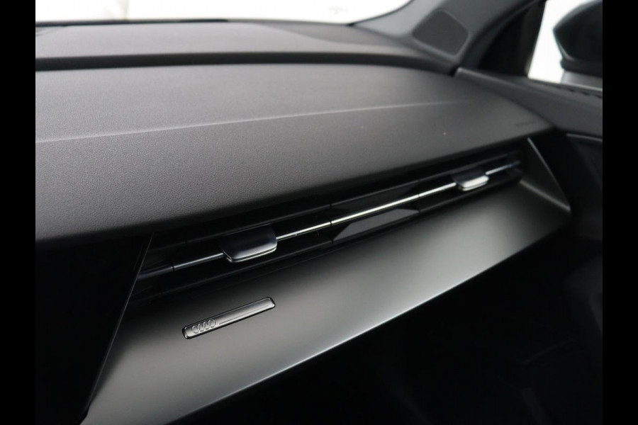 Audi A3 30 TFSI Advanced edition | Sportstoelen | Carplay | Virtual Cockpit | Park Assist | Full LED | Navigatie | Climate control | Bluetooth | 17'' | Cruise control