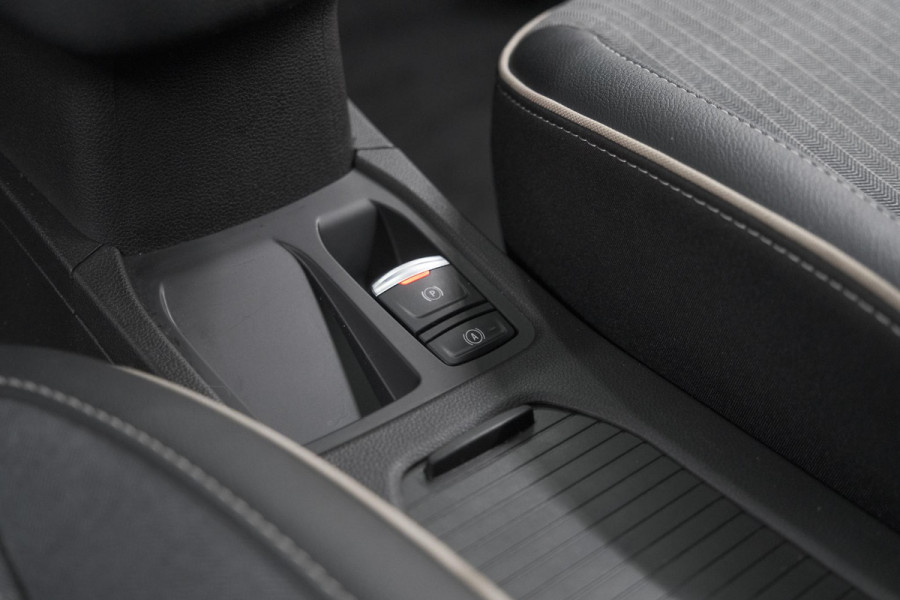 Renault Clio 1.0 TCe 90 GPF techno | 360 Camera | Adaptieve Cruise Control | 9.3 Inch Groot Scherm