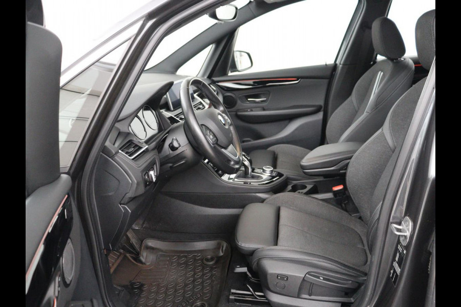 BMW 2 Serie Gran Tourer 218i 7 Persoons Executive | Sport Line | 1e eigenaar | Stoelverwarming | Head-Up | Trekhaak | Sportstoelen | Half leder | Navigatie | Climate control | Parkeerhulp | Cruise control