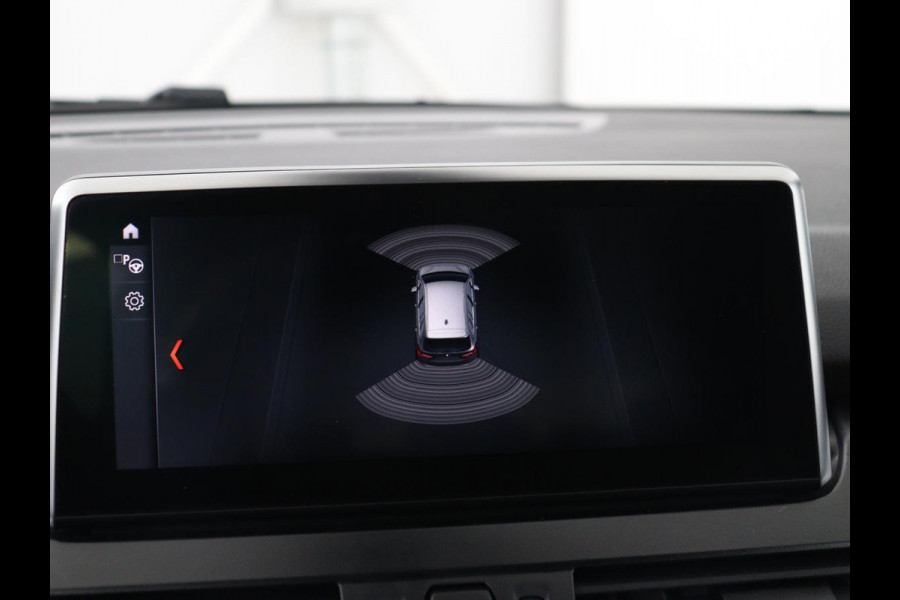 BMW 2 Serie Gran Tourer 218i 7 Persoons Executive | Sport Line | 1e eigenaar | Stoelverwarming | Head-Up | Trekhaak | Sportstoelen | Half leder | Navigatie | Climate control | Parkeerhulp | Cruise control