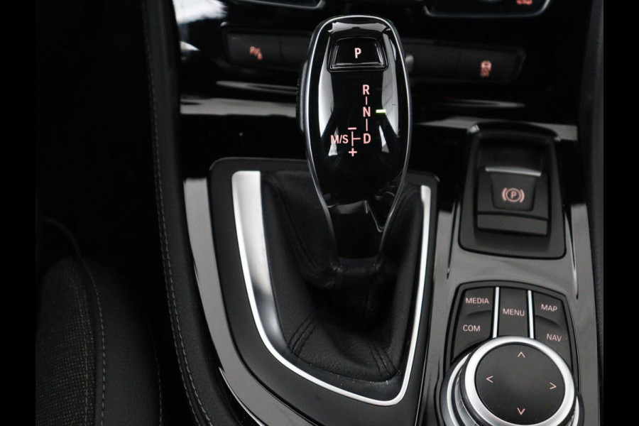 BMW 2 Serie Gran Tourer 218i 7 Persoons Executive | Sport Line | 1e eigenaar | Stoelverwarming | Head-Up | Trekhaak | Sportstoelen | Half leder | Navigatie | Climate control | Parkeerhulp | Cruise control