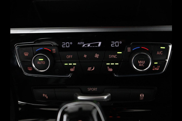 BMW 2 Serie Gran Tourer 218i 7 Persoons Executive | Sport Line | 1e eigenaar | Stoelverwarming | Head-Up | Trekhaak | Sportstoelen | Half leder | Navigatie | Climate control | Parkeerhulp | Cruise control