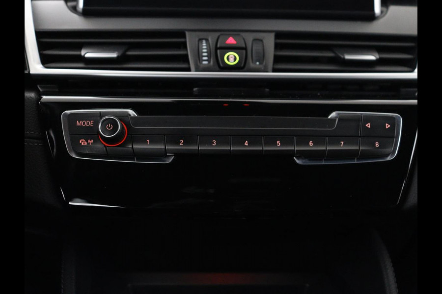 BMW 2 Serie Gran Tourer 218i 7 Persoons Executive | Sport Line | 1e eigenaar | Stoelverwarming | Head-Up | Trekhaak | Sportstoelen | Half leder | Navigatie | Climate control | Parkeerhulp | Cruise control