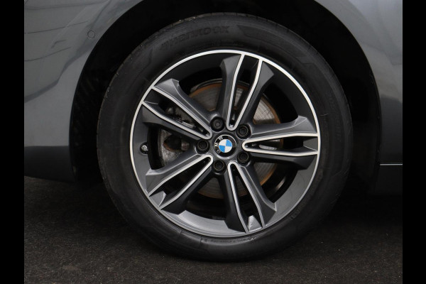 BMW 2 Serie Gran Tourer 218i 7 Persoons Executive | Sport Line | 1e eigenaar | Stoelverwarming | Head-Up | Trekhaak | Sportstoelen | Half leder | Navigatie | Climate control | Parkeerhulp | Cruise control