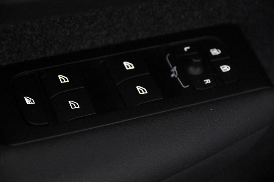 Volvo XC40 1.5 T4 Recharge Inscription *1ste Eigenaar*Leer*Navigatie*Standkachel*