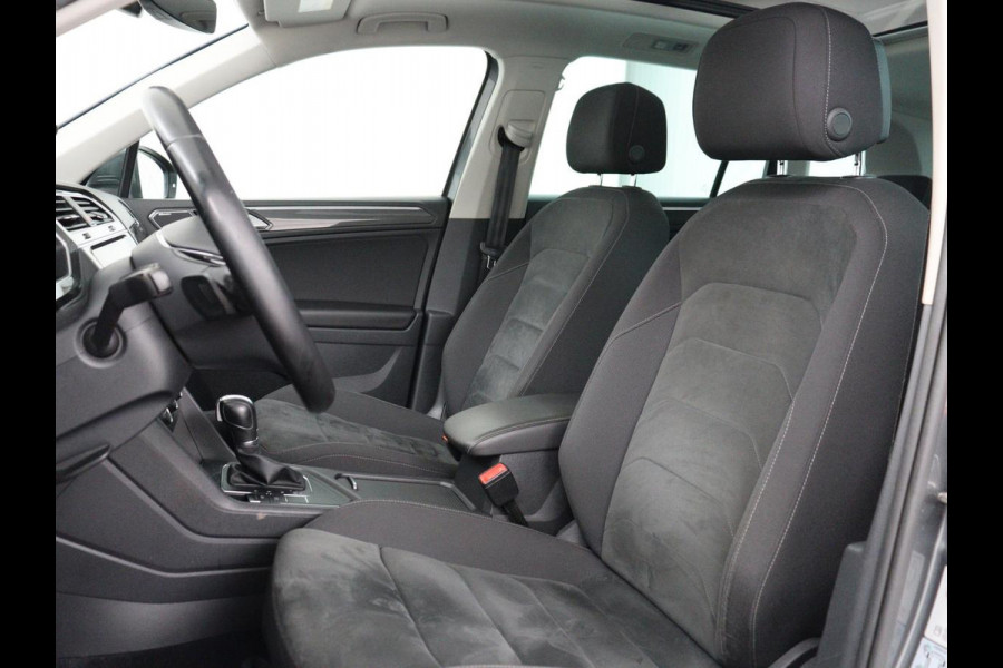 Volkswagen Tiguan 1.4 TSI R Line | Panoramadak | Stoelverwarming | Trekhaak | Adaptive cruise | Virtual Cockpit | Dynaudio | Massage | Camera | Navigatie | LED Plus | Keyless | 20'' | Park Assist