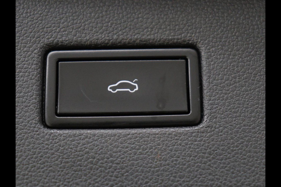 Volkswagen Tiguan 1.4 TSI R Line | Panoramadak | Stoelverwarming | Trekhaak | Adaptive cruise | Virtual Cockpit | Dynaudio | Massage | Camera | Navigatie | LED Plus | Keyless | 20'' | Park Assist