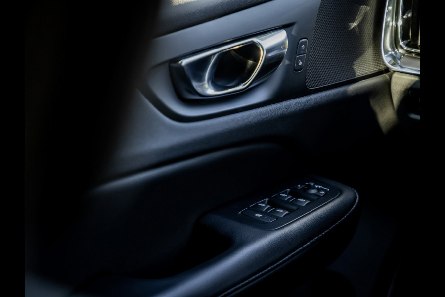 Volvo V60 2.0 B3 Momentum Advantage Automaat 1e Eigenaar
